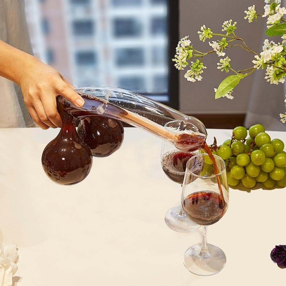 The Wine Savant bar glass and cocktail glass ideal for entertaining guests