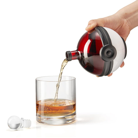 The Wine Savant durable decanter supports long-term display and casual entertaining.
