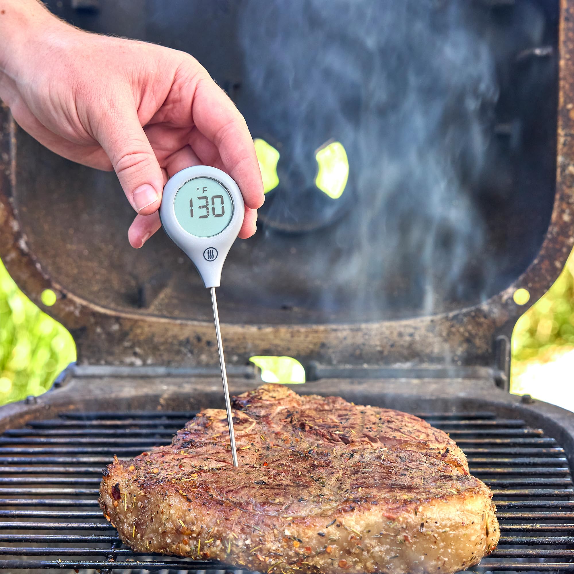ThermoPop 2 backlit screen enables accurate checks in dim kitchens.