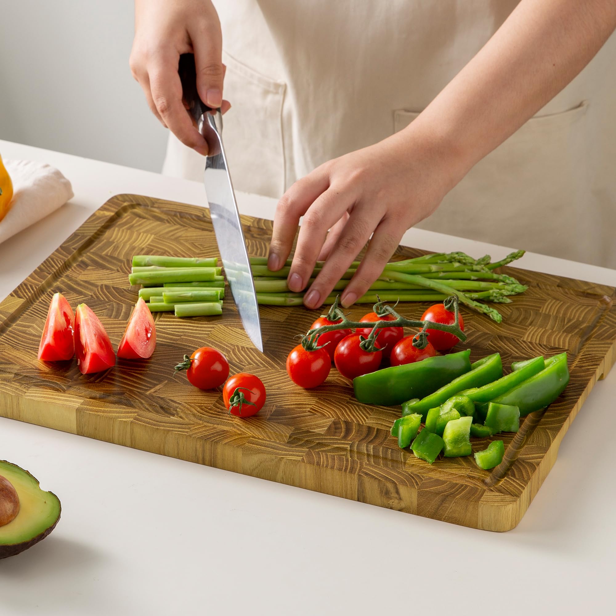 thetchry knife-friendly teak wood preserves blade edges