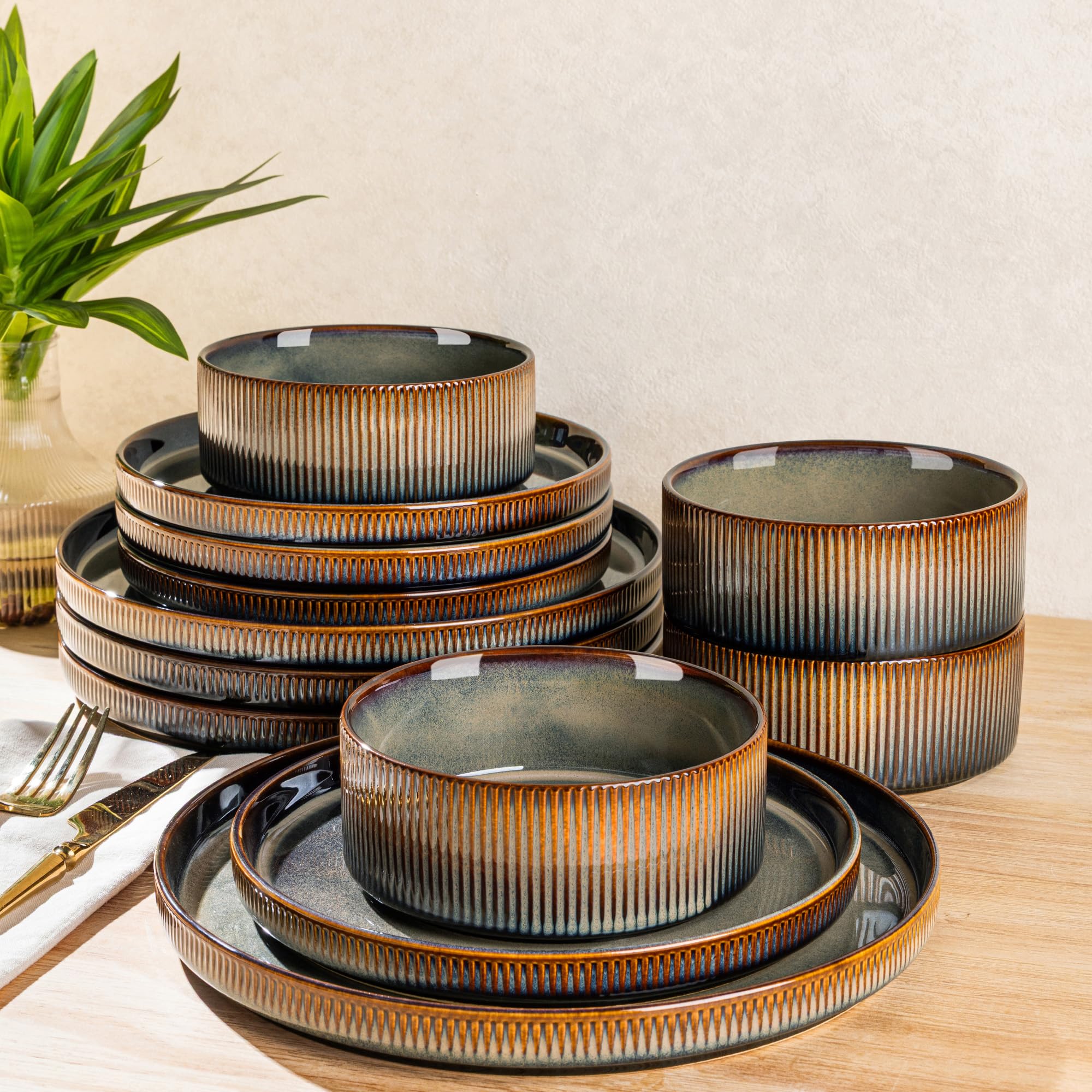 TheTerra dinner plates in Coca Mocha with speckled glaze for daily meals.
