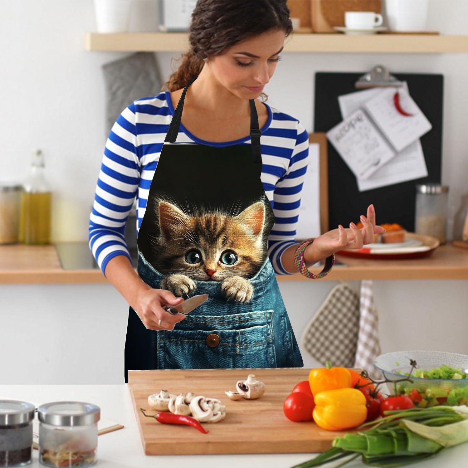 THISFIND Cat in Pocket Apron shows denim pocket detail for everyday cooking.