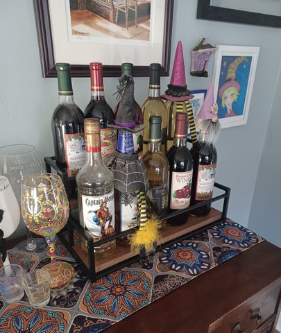 THYGIFTREE full-surround fence design keeping bottles secure on the shelf
