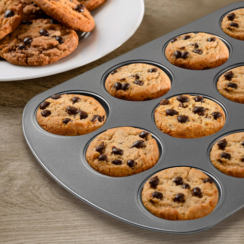 Tiawudi pan with wide handles for easy grip when moving from oven.