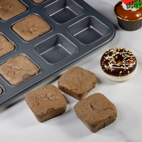 Tiawudi compact 14x10.5 inch pan set for organized baking.
