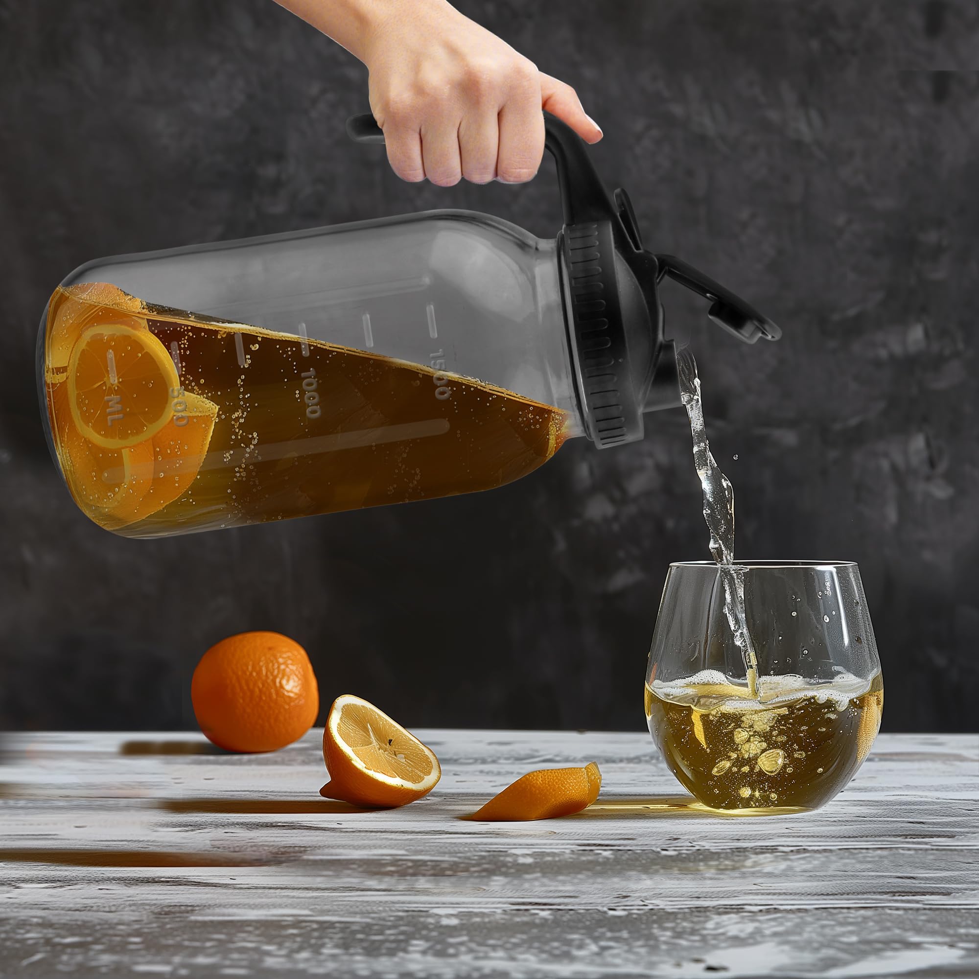Tinaforld leak-proof BPA-free lid pitcher keeps beverages safe and fresh.