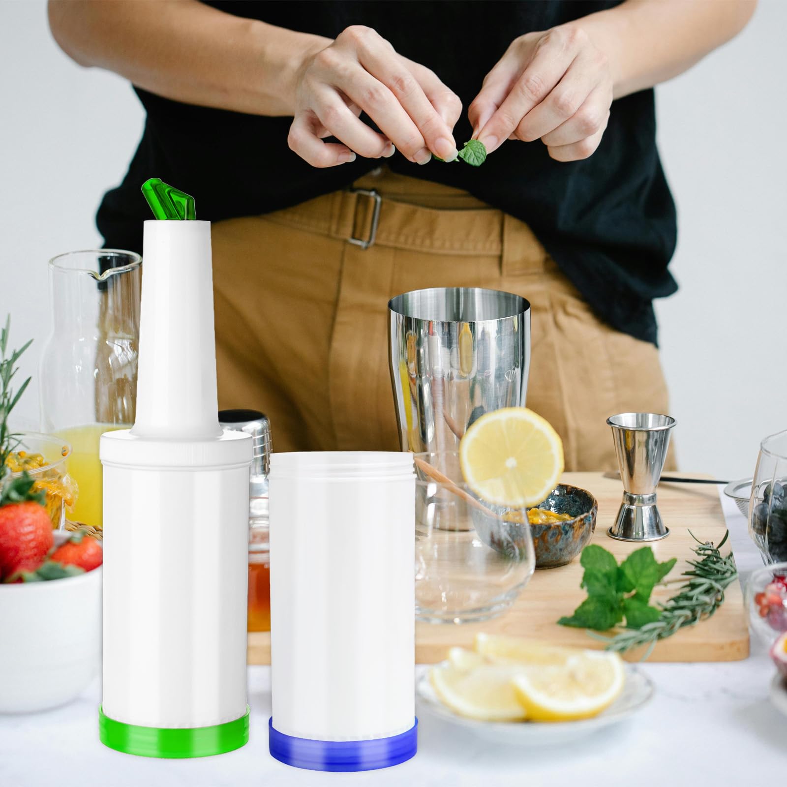 TINSKY colorful juice bottles help quick content differentiation.