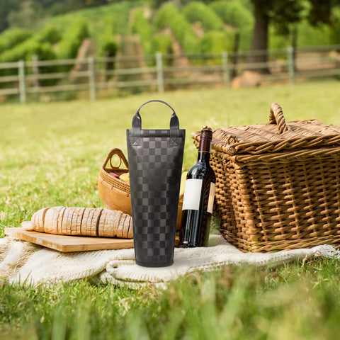 Tirrinia gift-wine-lover-bag makes a stylish gift for wine enthusiasts.