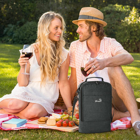 Tirrinia foam insulation protects bottles from bumps during transport.