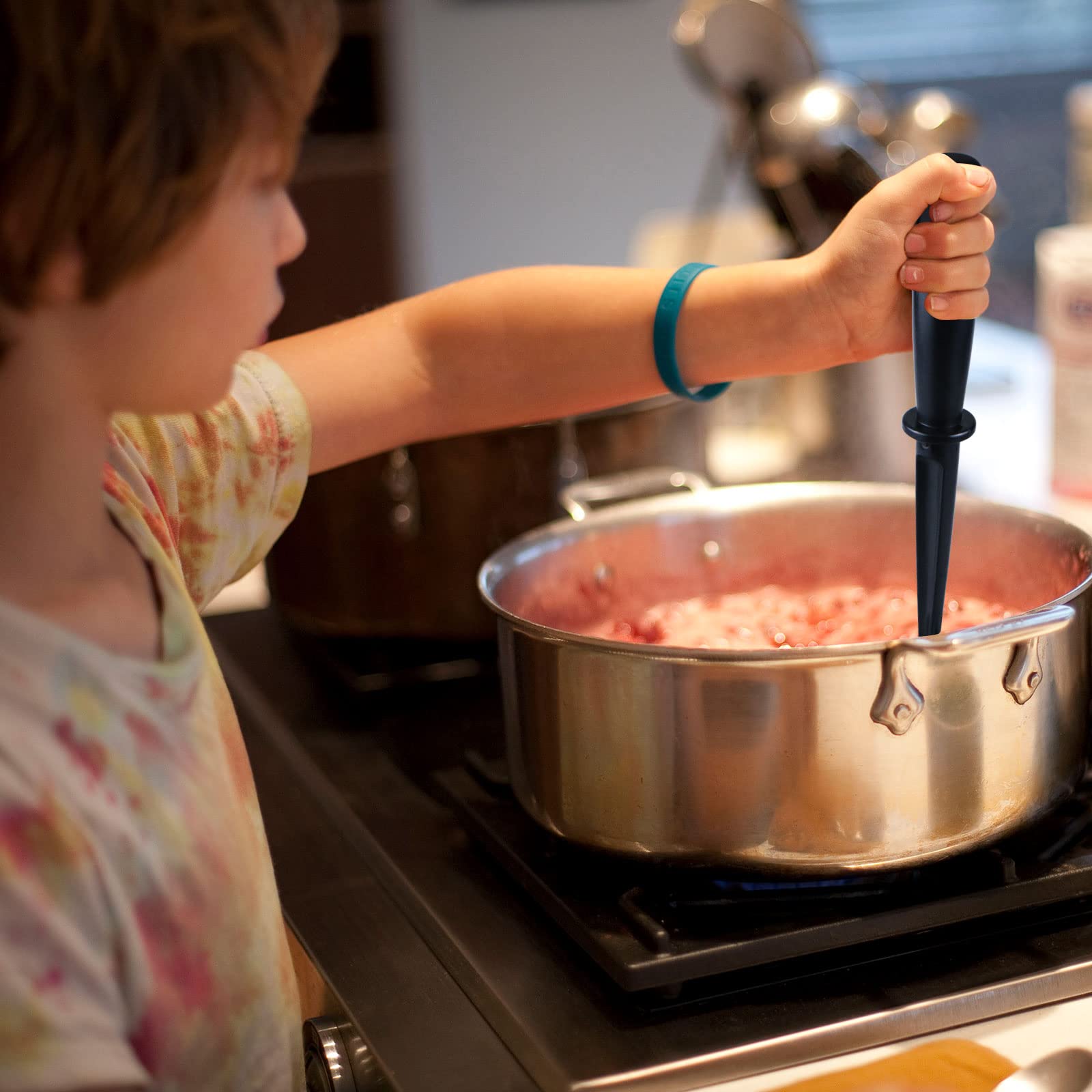 Tixill meat chopper heat resistant material in use.