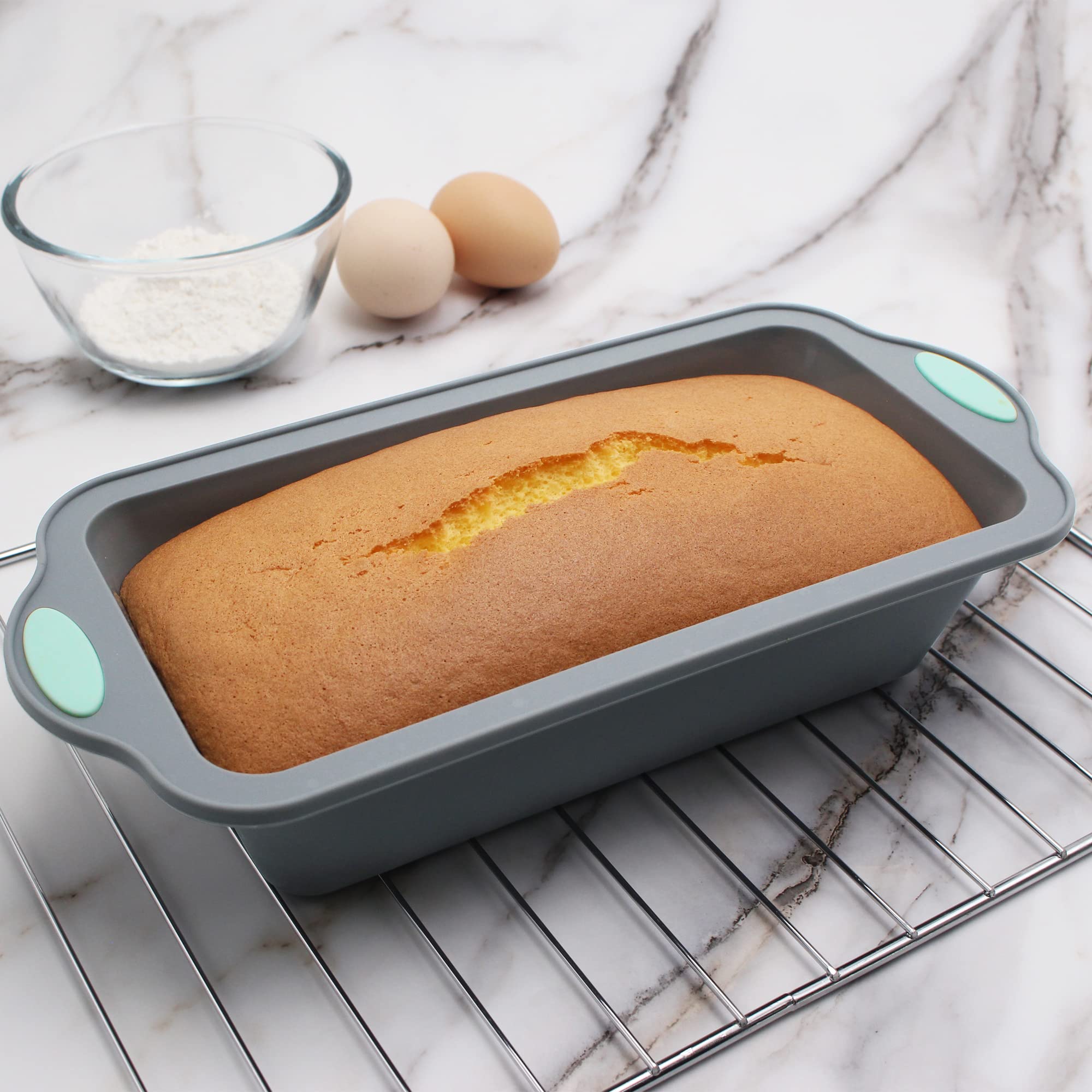 To encounter round cake pans: consistent baking for uniform layers