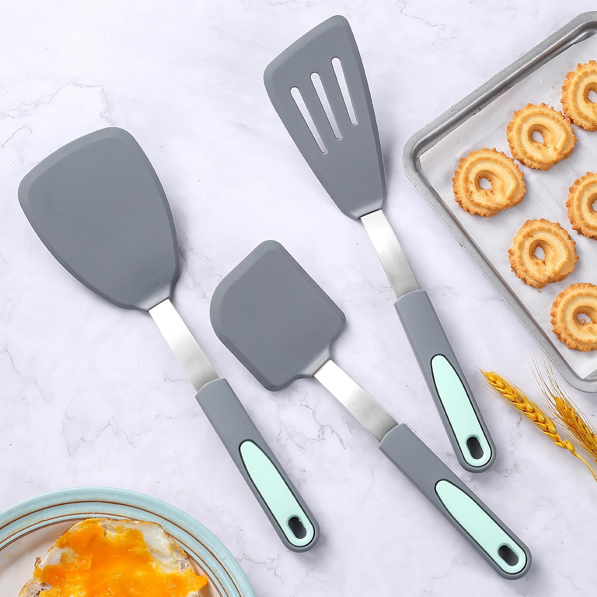 To Encounter light-grey silicone spatulas balance flexibility with durability.