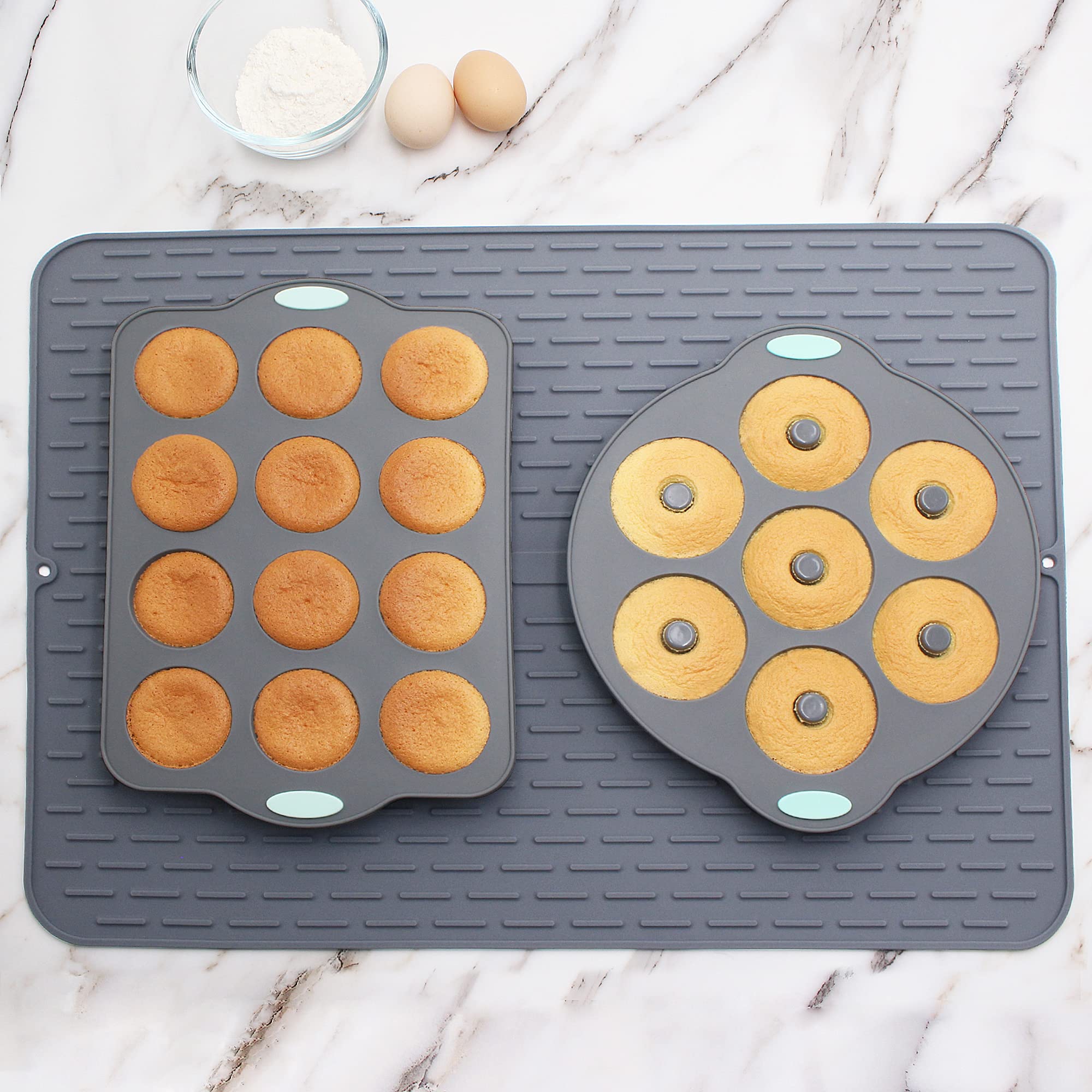 To Encounter silicone mat provides fast drying through vented ridges.