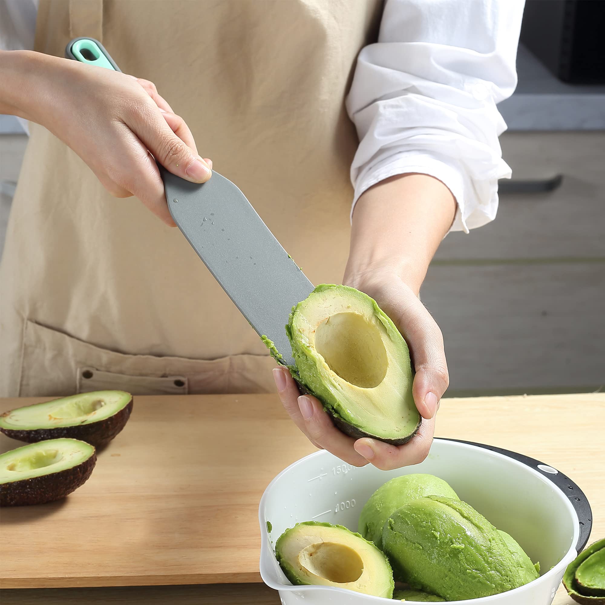 To encounter versatile kitchen tool for stirring, mixing, and cake making.