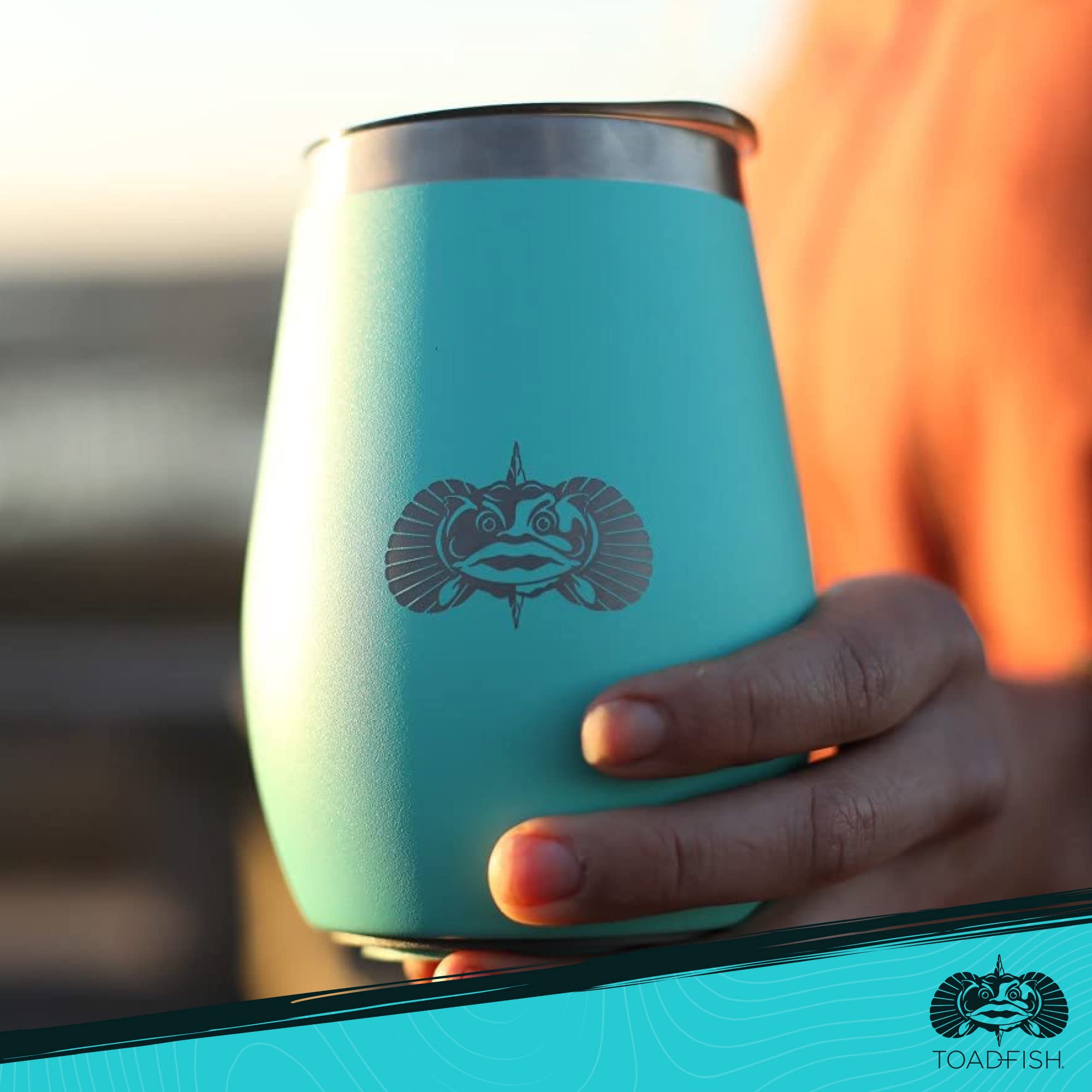 Toadfish accident-proof design keeps drinks in place for family use.