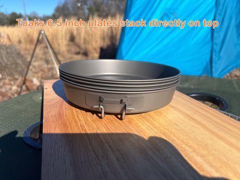 TOAKS Titanium D6.5 compact-stackable design nesting plate on top for group trips.