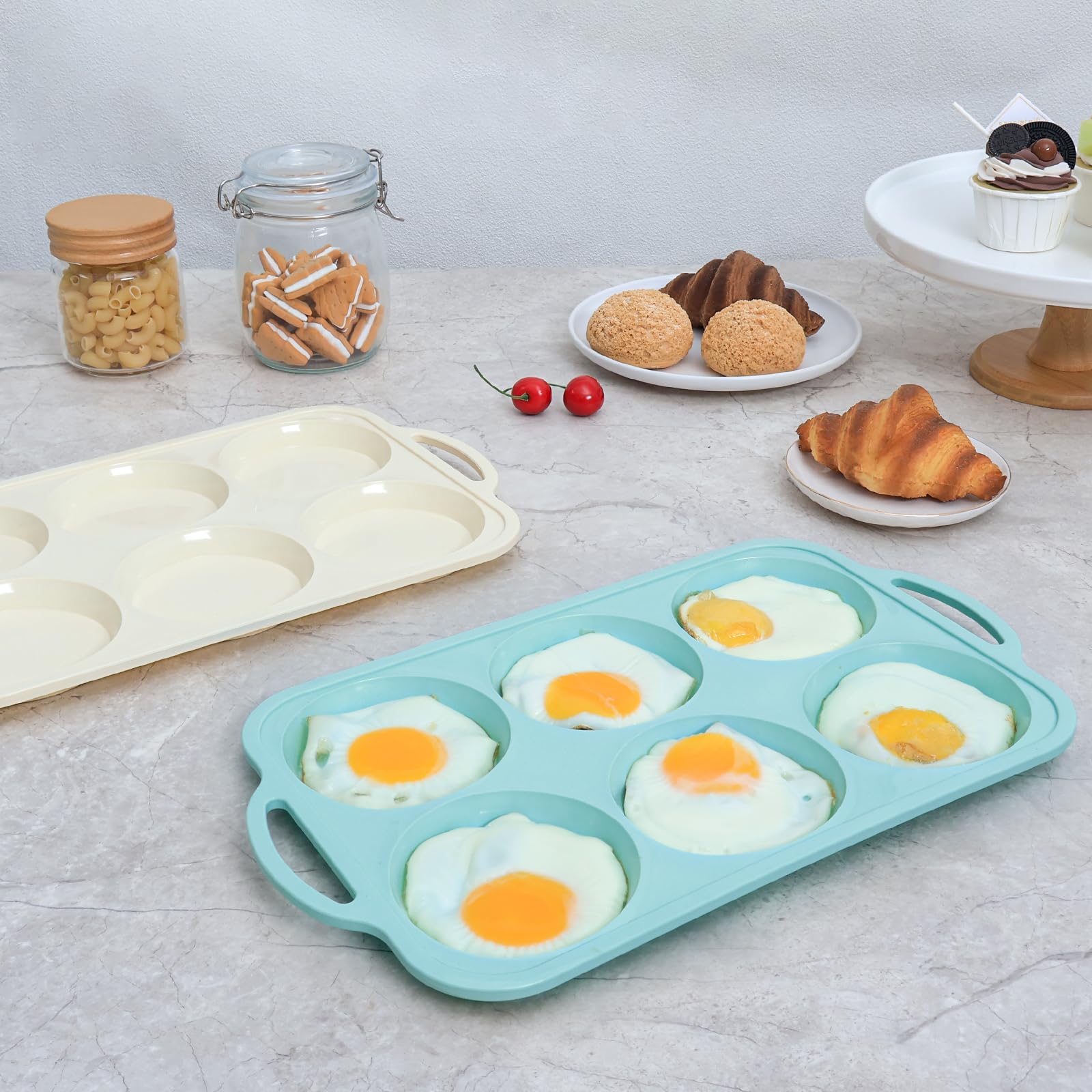 Toeusog healthy meal prep with egg bites and mini buns.