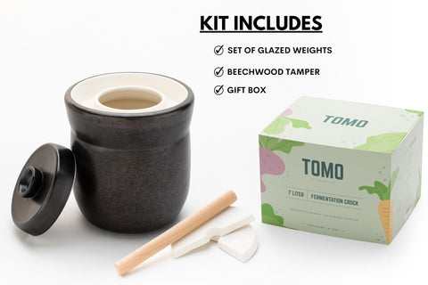 TOMO wide-mouth lid enabling easy packing and quick cleanup