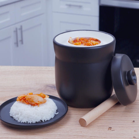 TOMO wooden tamper with two weights included for precise packing