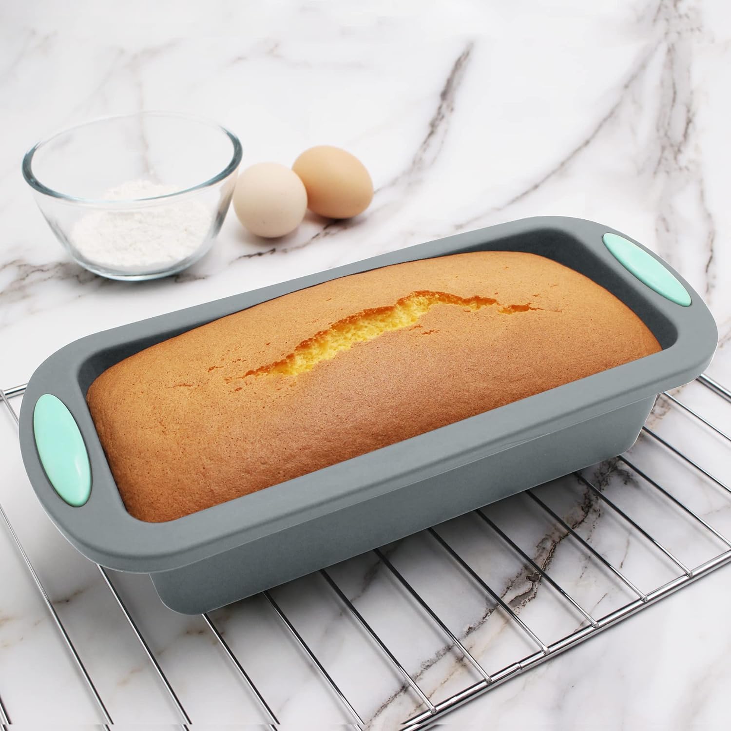 Tongjude donut molds silicone for evenly baked treats.