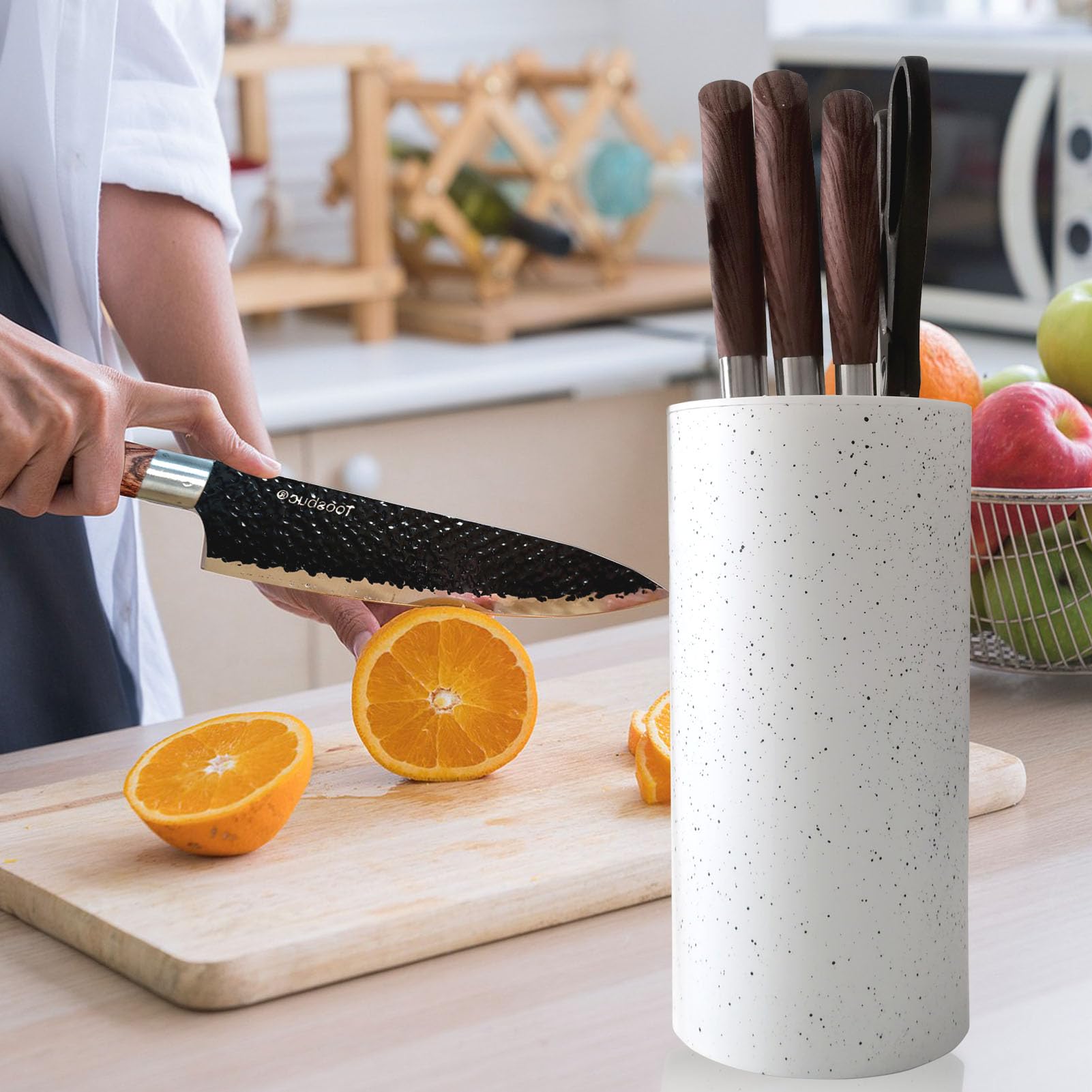 Toosbuc Round Knife Holder frees counter space with a compact footprint.