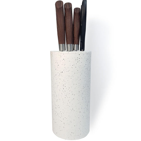 Toosbuc Round Knife Holder fits most knives thanks to a 4.3 inch opening.