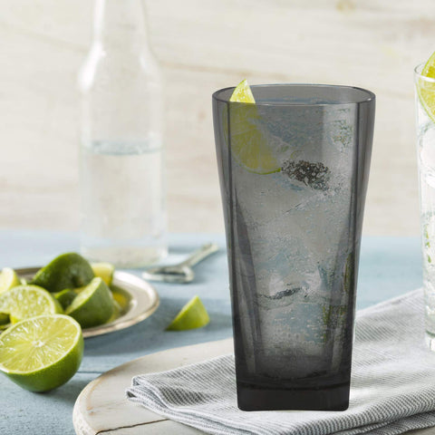 Top-spring clear plastic cups ideal for entertaining and everyday meals.