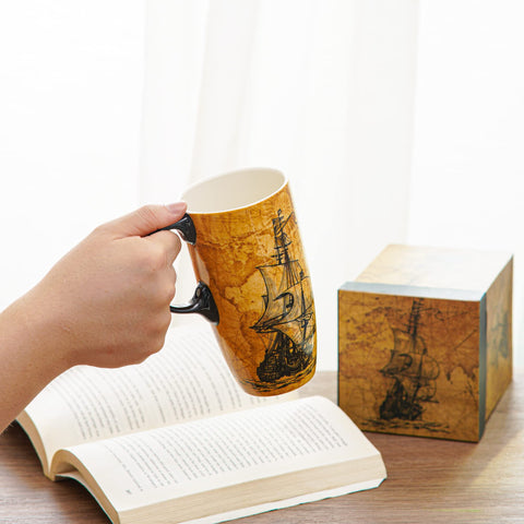 Topadorn oven-safe mug withstands warming in home kitchens.