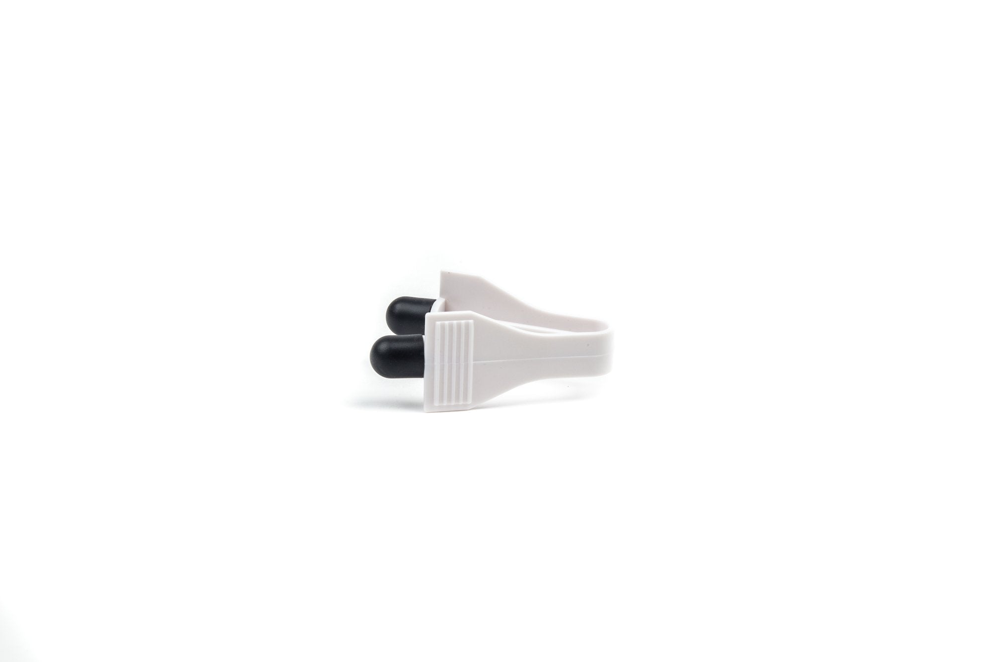 Tops Harold Coffee Tools Filter Separator prevents sticky filters and brewer spills.