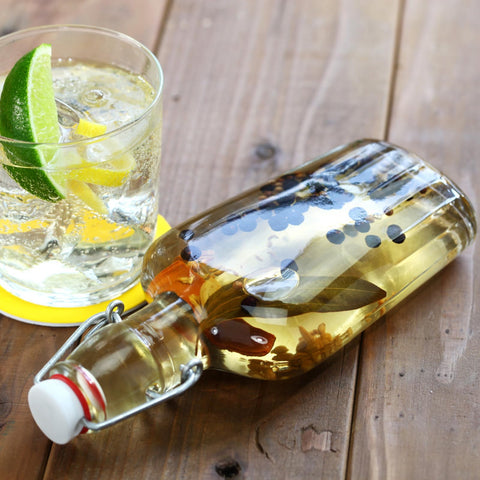 TOPZEA heavy-duty glass bottle ideal for gifting at weddings or parties.