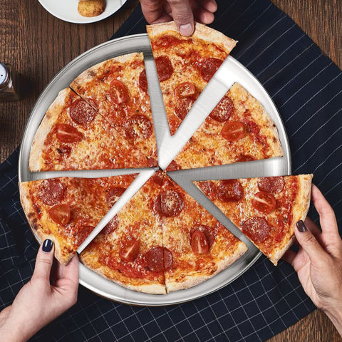 TOPZEA dishwasher-safe pizza-pan cleans easily after meals.