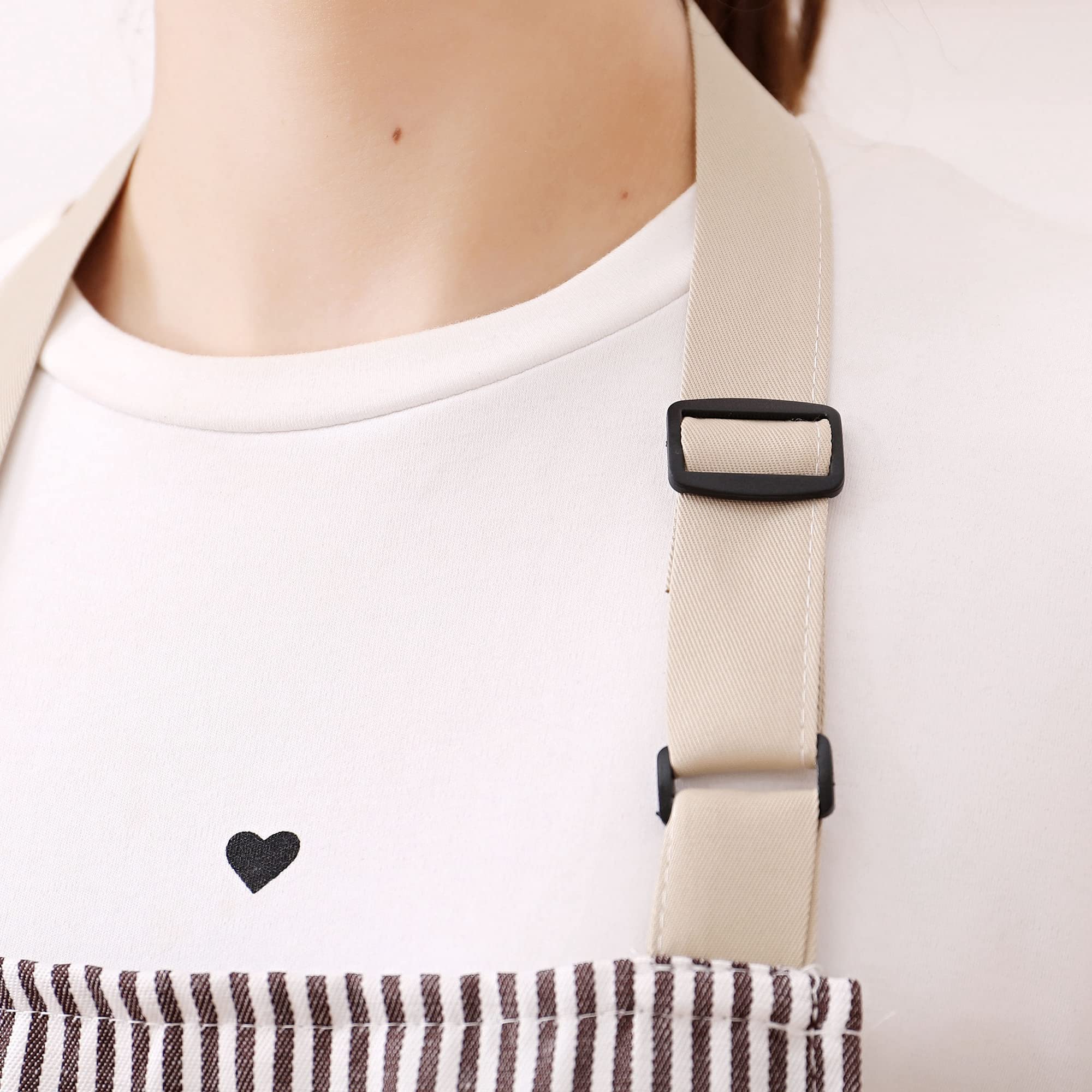 Gift-ready Tosewever apron ideal for holidays and occasions
