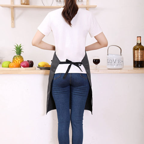 Long waist ties on a Tosewever bib apron for versatile tying options