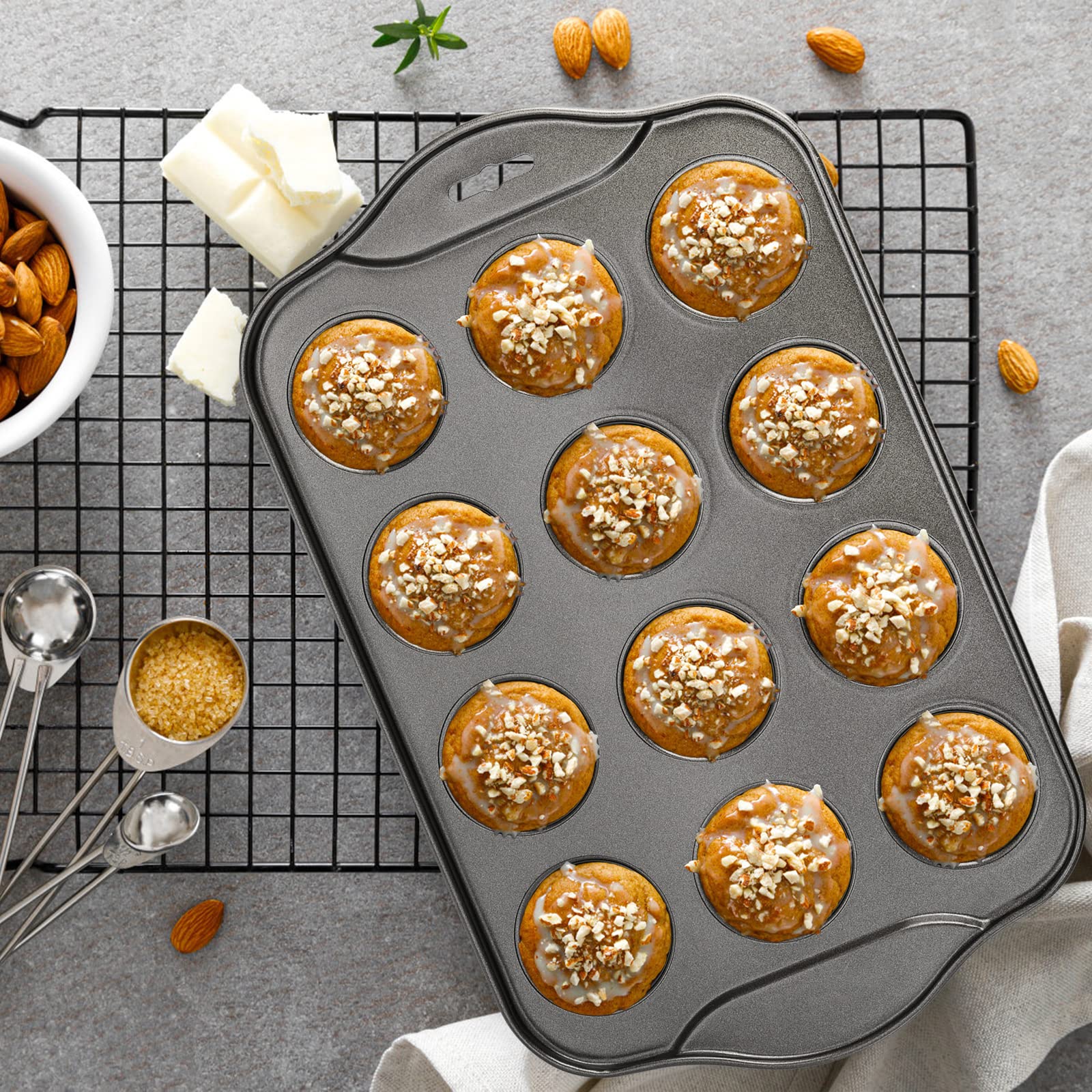 Tosnail mini cheesecake pan ideal for muffins and cupcakes.