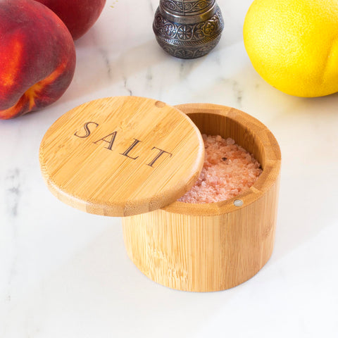 Swivel lid opens with one hand for fast seasoning