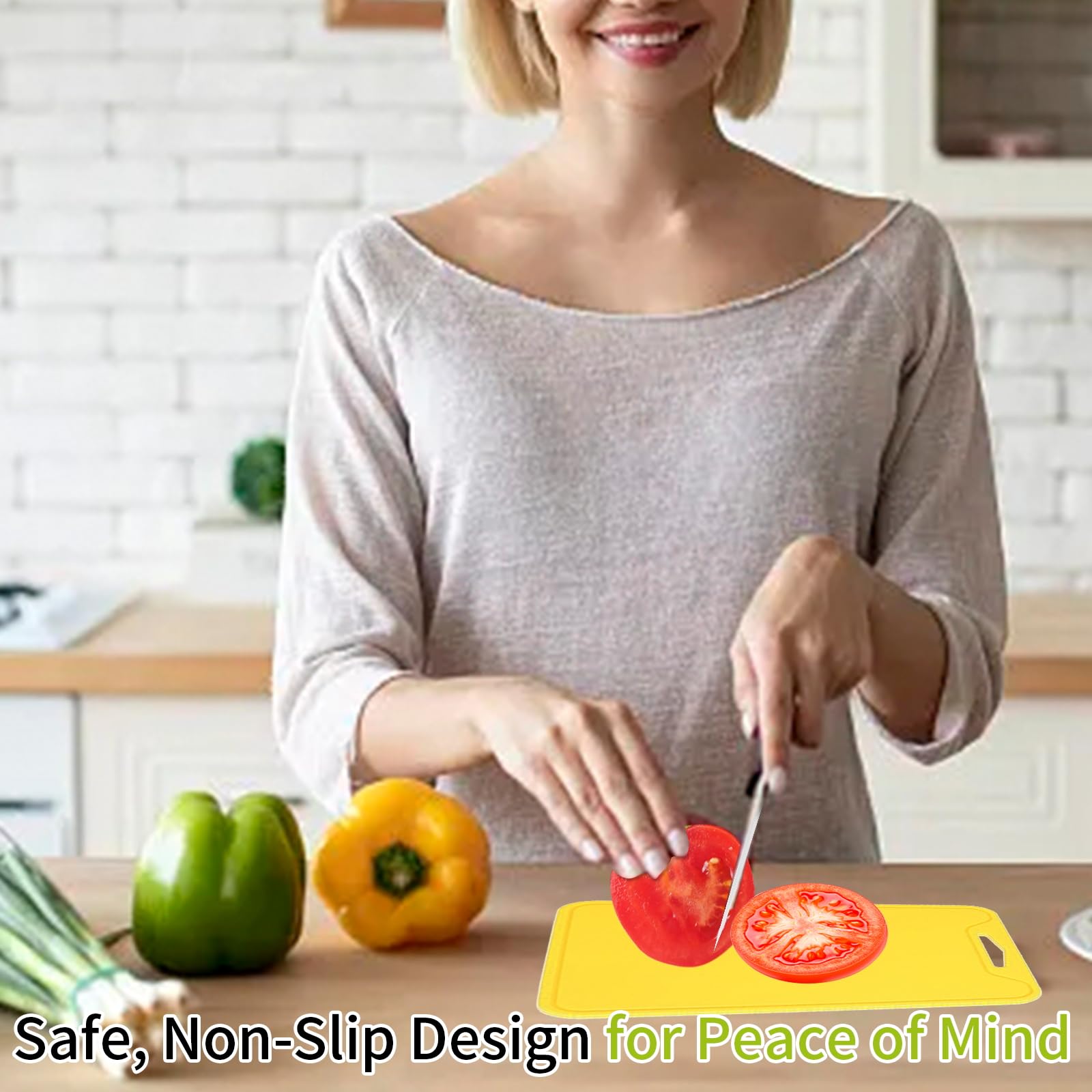 Totitom dishwasher-safe silicone board: hassle-free cleaning and odor resistance.