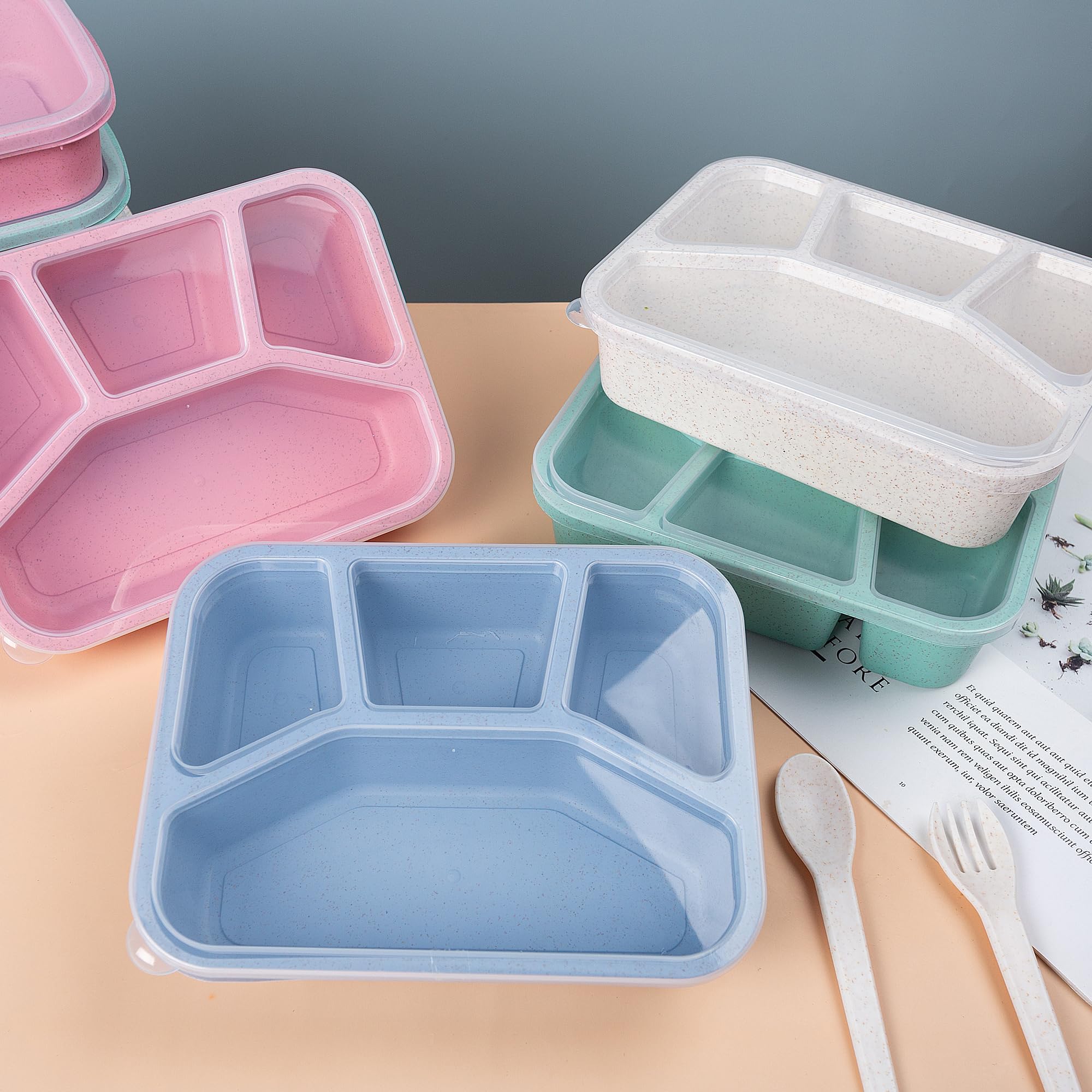 TOUWMX Bento Box green compartment, compact lunch option for outdoors.