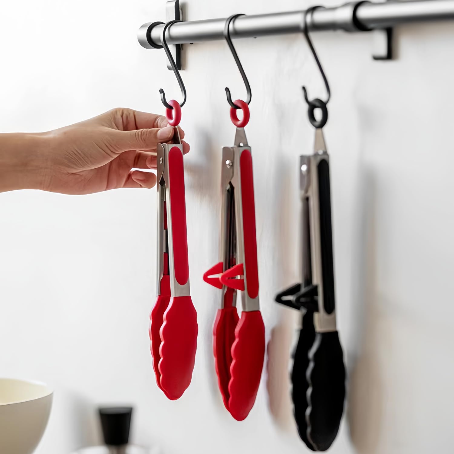 TOWINGO salad tong for easy serving and portions.