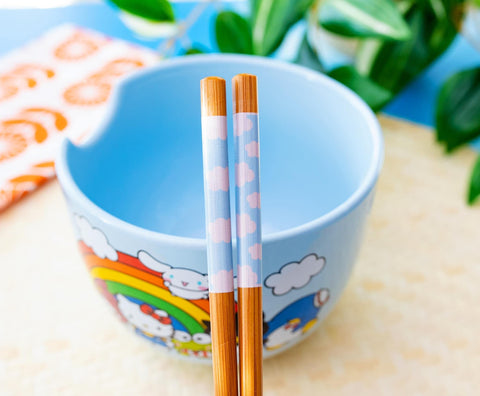 Toynk Hello Kitty wooden chopsticks included for a traditional feel.
