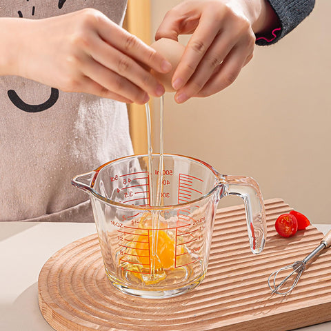 TRBIDRBO measuring cup with 500ml capacity, perfect for hot or cold ingredients