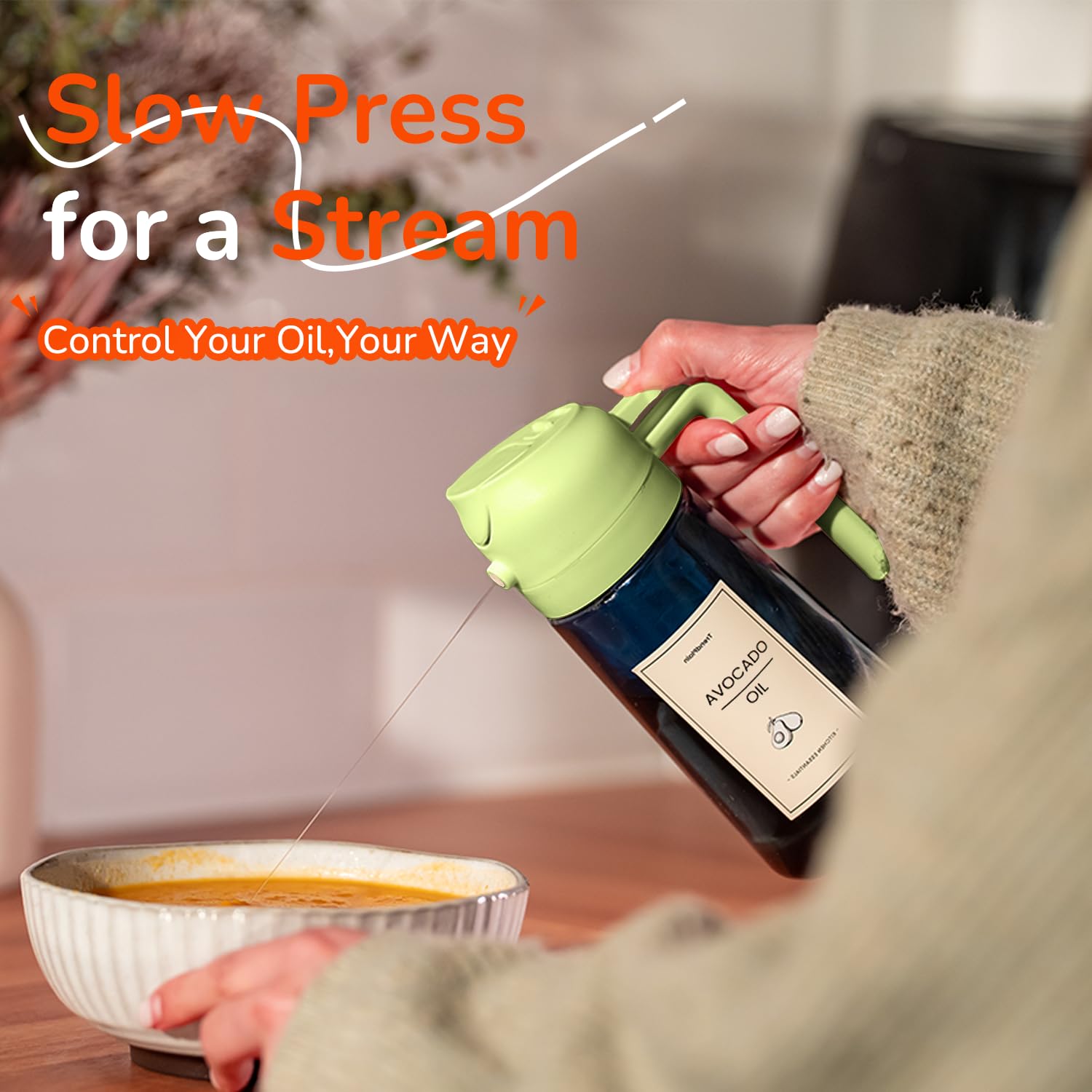 TrendPlain light-blocking bottle protects olive oil from sunlight for longer freshness.