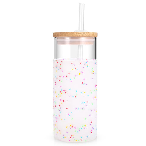 Tronco 20oz glass tumbler with lid and straw for refreshing iced drinks.