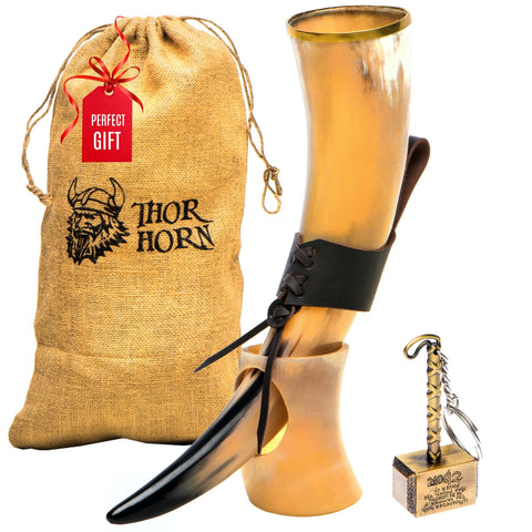 Trondebal Viking drinking horn with stand highlights a premium rim detail and craftsmanship.