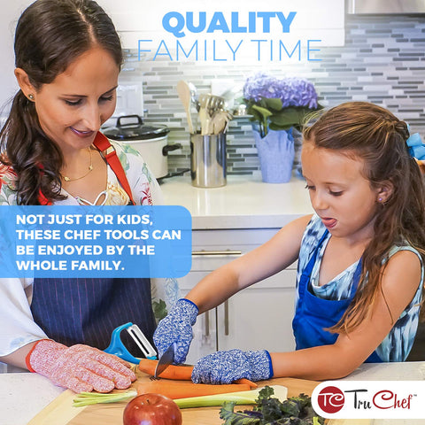 TruChef blue paring knife ideal for safe fruit prep