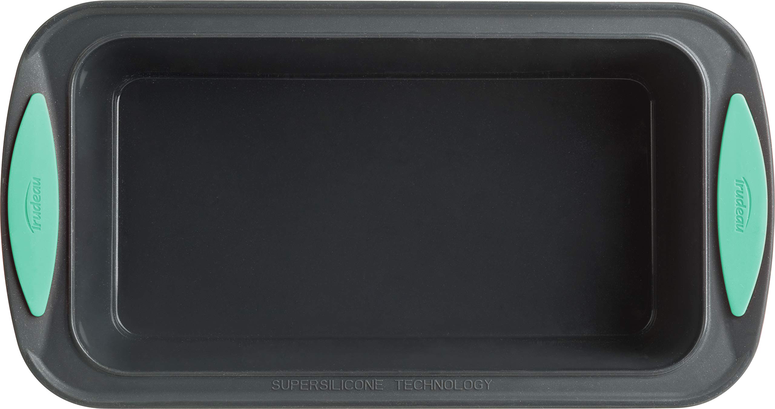 Trudeau BPA-free bakeware reduces concerns for everyday baking.