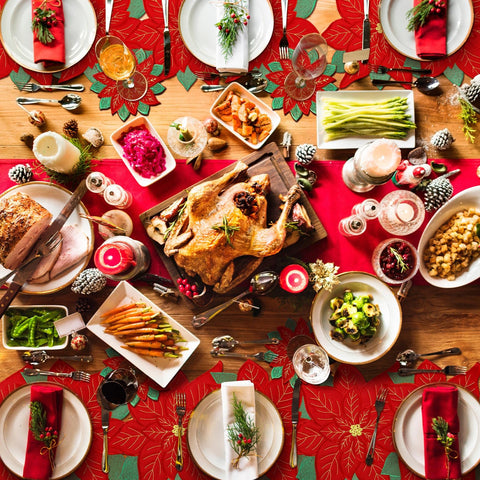 Tudomro red holiday table setting enhances Christmas dining