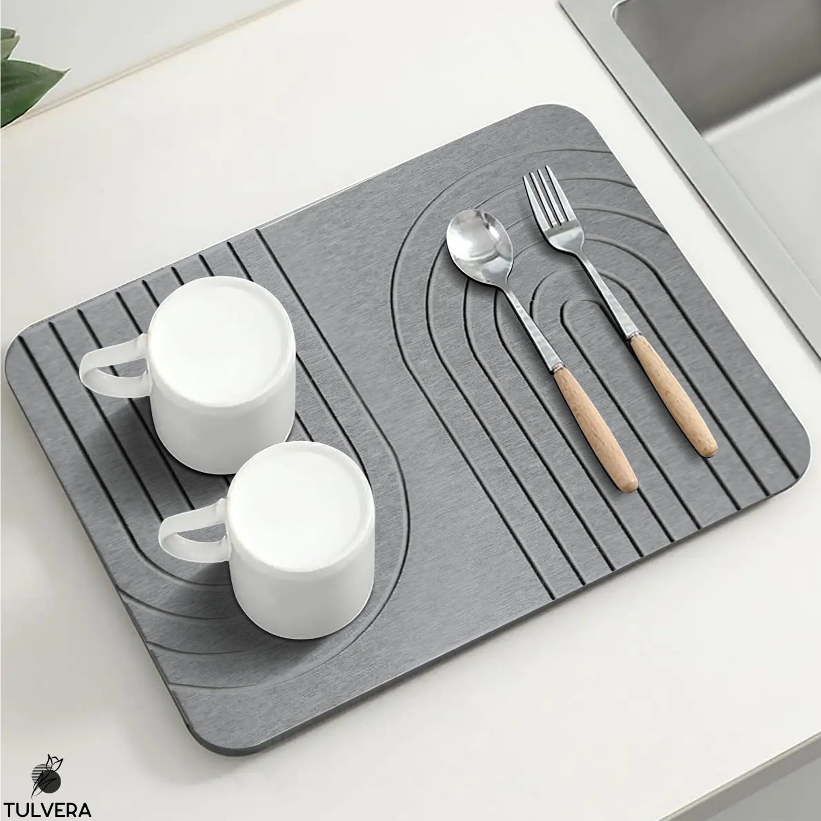 Tulvera's heat-resistant base supports hot pots and kettles safely.