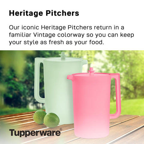 Tupperware Heritage 1 Gallon Pitcher ergonomic handle for comfortable pouring when full.