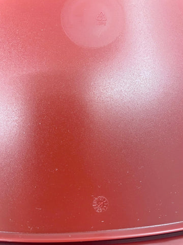Red 1623 seal lid on modular square container keeps freshness and organization.