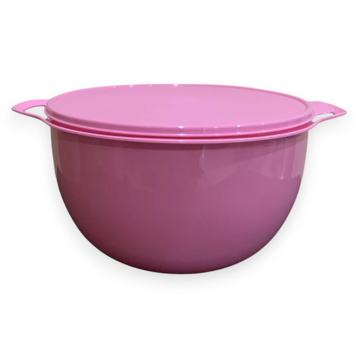 Tupperware Thatsa Mega Bowl pink lid, ideal for large batch salads or snacks.